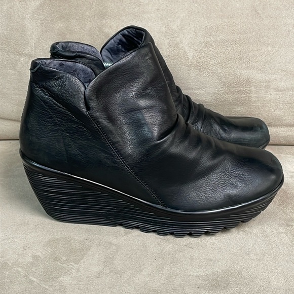 Skechers Shoes Womens Wedge Booties Size 85 Poshmark